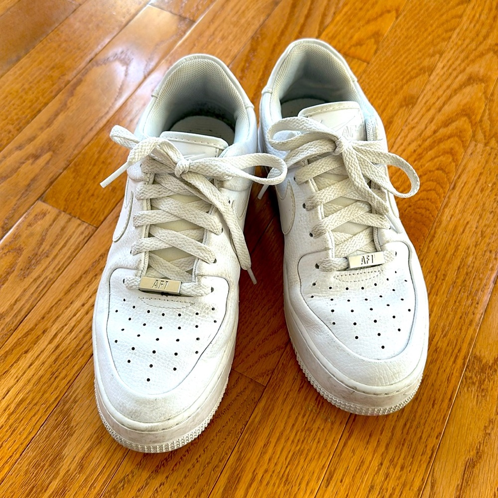 Nike Women’s AirForce One AF1 sz 8